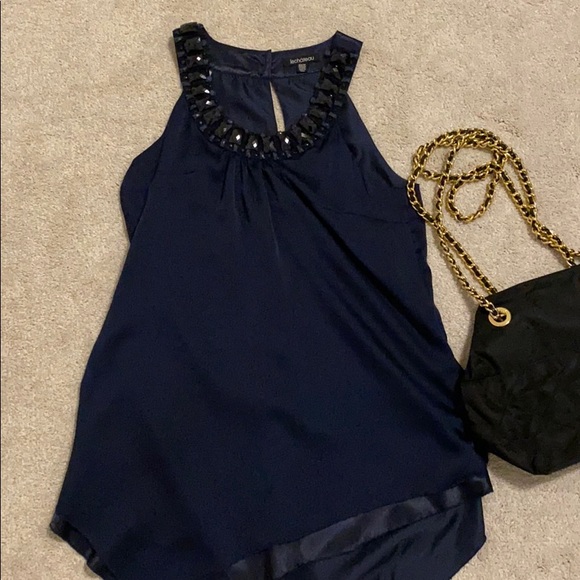 Le Chateau top with accent jewelry neckline - Picture 1 of 2